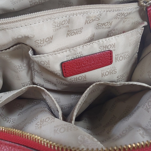Michael Kors Red shoulder/crossbody - Picture 7 of 12